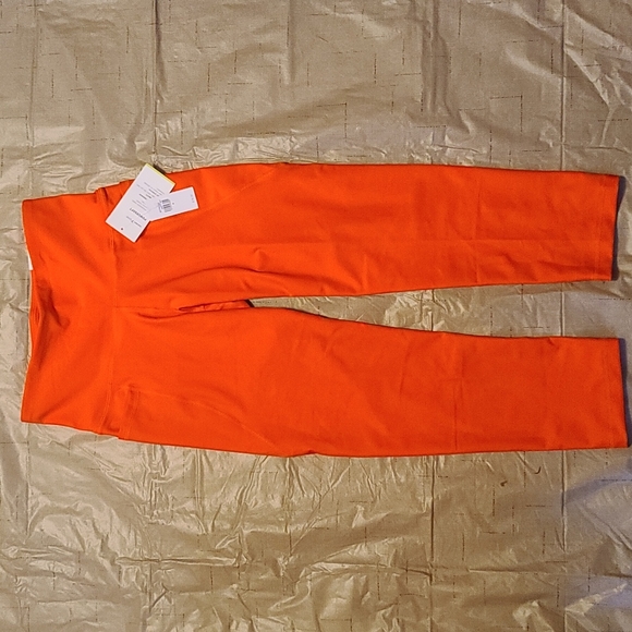 Crop Legging - Picture 1 of 5